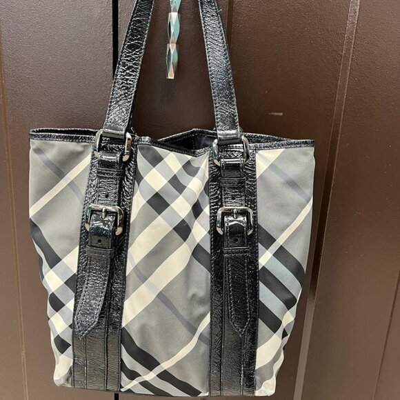 Burberry Beat Shoulder bag - Picture 1 of 8